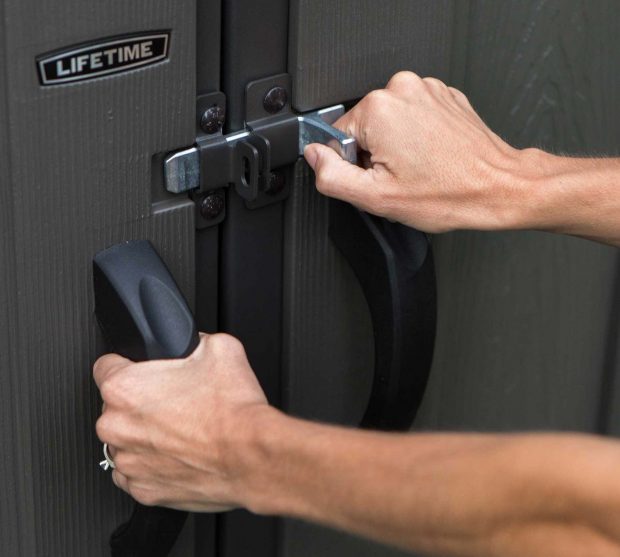Lifetime-10×8-garden-shed-latch.jpg